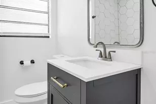 4000 Grove St S, Saint Petersburg, FL 33705 - Photo 9