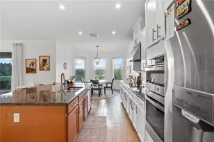 33975 Astoria Cir, Wesley Chapel, FL 33545 - Photo 11