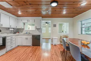 8585 W Miss Maggie Dr, Homosassa, FL 34448 - Photo 15