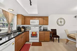 38 Country Club Dr, Largo, FL 33771 - Photo 9