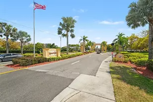 401 Finchley Ct, Sun City Center, FL 33573 - Photo 35