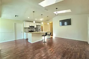 1649 12th St SW, Largo, FL 33778 - Photo 3