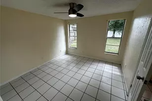 3704 Meadowbreeze Dr, Tampa, FL 33619 - Photo 23