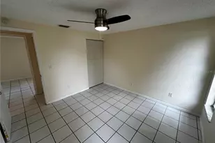 3704 Meadowbreeze Dr, Tampa, FL 33619 - Photo 25