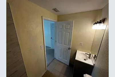 3704 Meadowbreeze Drive, Tampa, FL 33619 - Photo 15