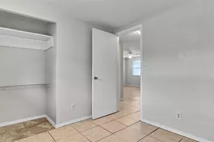 5526 59th Way N, Saint Petersburg, FL 33709 - Photo 11