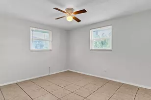 5526 59th Way N, Saint Petersburg, FL 33709 - Photo 9