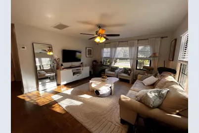 1221 30th Avenue N, Saint Petersburg, FL 33703 - Photo 3