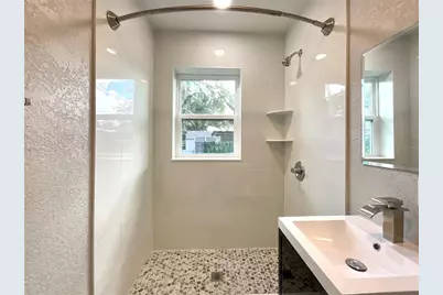 2102 E Caracas Street, Tampa, FL 33610 - Photo 25
