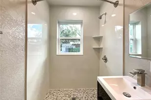 2102 E Caracas St, Tampa, FL 33610 - Photo 25