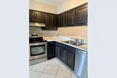 16179 Rambling Vine Drive E, Tampa, FL 33624 - Photo 5