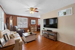 427 5th St N, Safety Harbor, FL 34695 - Photo 5