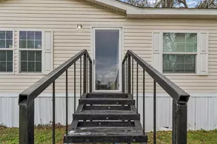 27435 Holiday Dr, Dade City, FL 33525 - Photo 7