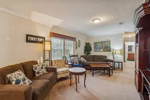 27435 Holiday Dr, Dade City, FL 33525 - Photo 11