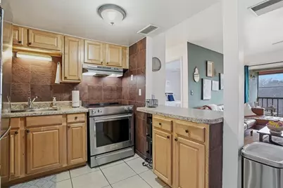 8602 Champlain Court #90, Tampa, FL 33614 - Photo 5