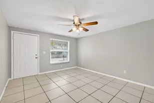 2206 Selkirk St, Valrico, FL 33594 - Photo 5