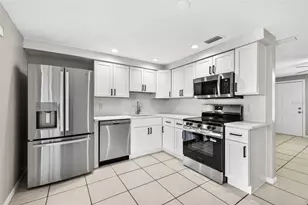 2206 Selkirk St, Valrico, FL 33594 - Photo 11