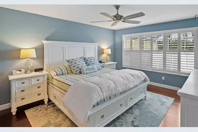 2121 Burgos Drive, Sarasota, FL 34238 - Photo 5