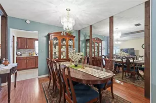 14403 Brentwood Dr, Tampa, FL 33618 - Photo 19