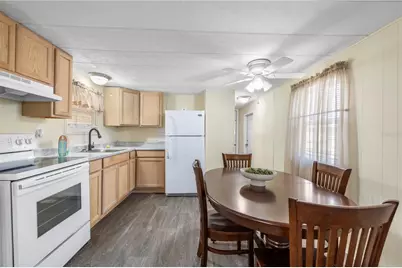 36416 Cordova Circle, Zephyrhills, FL 33541 - Photo 21