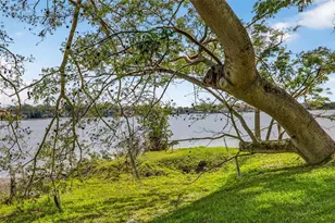 12010 Hardaman Pl, Tampa, FL 33618 - Photo 11