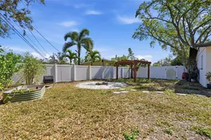 3951 Porpoise Dr SE, Saint Petersburg, FL 33705 - Photo 25