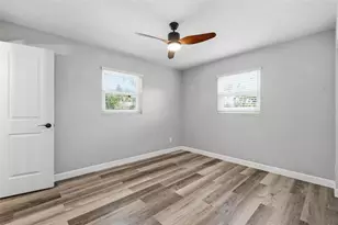 3951 Porpoise Dr SE, Saint Petersburg, FL 33705 - Photo 17