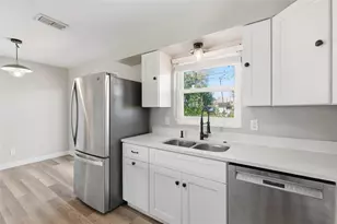 3951 Porpoise Dr SE, Saint Petersburg, FL 33705 - Photo 5