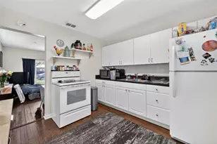 306 E Hydrangia St, Tampa, FL 33612 - Photo 11