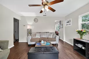 306 E Hydrangia St, Tampa, FL 33612 - Photo 7