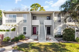 617 Windrush Bay Dr, Tarpon Springs, FL 34689 - Photo 1