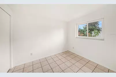 5801 Emerson Ave S, Saint Petersburg, FL 33707 - Photo 15