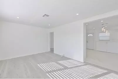 700 Glenwood Avenue S, Clearwater, FL 33756 - Photo 3