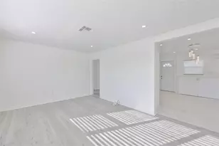 700 Glenwood Ave S, Clearwater, FL 33756 - Photo 3