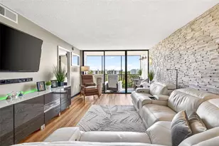 800 Cove Cay Dr, Clearwater, FL 33760 - Photo 17