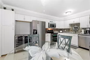 4911 Coquina Key Dr SE, Saint Petersburg, FL 33705 - Photo 13