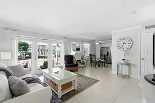 4911 Coquina Key Dr SE, Saint Petersburg, FL 33705 - Photo 3