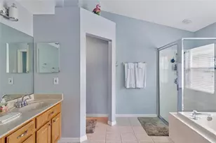 18821 Maisons Dr, Lutz, FL 33558 - Photo 15