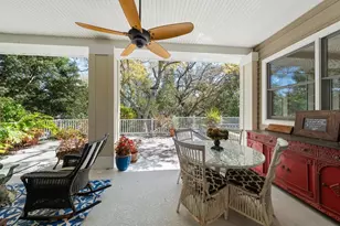 707 Lansden Ct, Tarpon Springs, FL 34689 - Photo 37