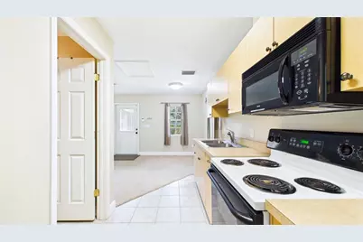 12908 Star Country Lane #B, Dover, FL 33527 - Photo 7