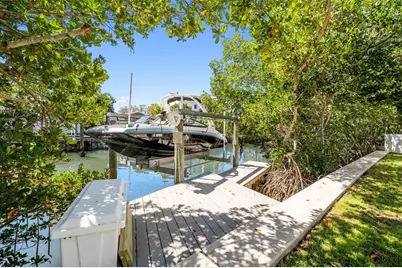 1811 Bayou Grande Boulevard NE, Saint Petersburg, FL 33703 - Photo 9