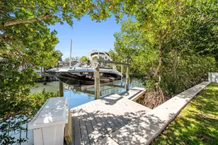 1811 Bayou Grande Blvd NE, Saint Petersburg, FL 33703 - Photo 9