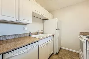 7401 Bay Island Dr S, South Pasadena, FL 33707 - Photo 9