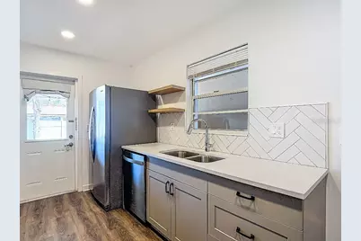 3907 W Rogers Avenue, Tampa, FL 33611 - Photo 9