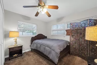 1700 74th Avenue N, Saint Petersburg, FL 33702 - Photo 17