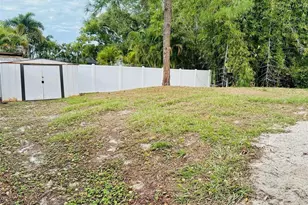 11932 125th St, Largo, FL 33774 - Photo 13
