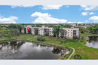 5920 80th Street N #203, Saint Petersburg, FL 33709 - Photo 1