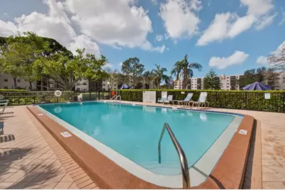 5920 80th Street N #203, Saint Petersburg, FL 33709 - Photo 17