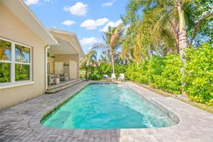 8 Ambleside Dr, Belleair, FL 33756 - Photo 37