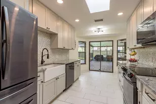 2830 Valencia Ln W, Palm Harbor, FL 34684 - Photo 9